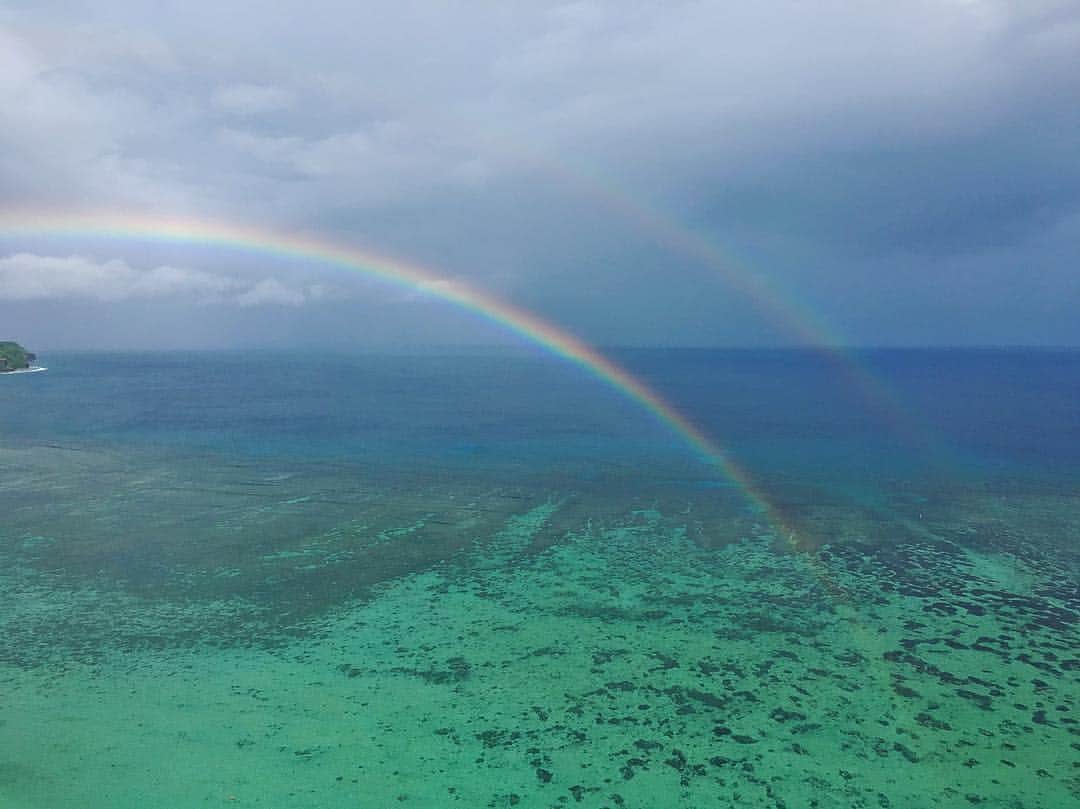 和多田藍さんのインスタグラム写真 - (和多田藍Instagram)「🌈🎢🍀 #dusitthani #guam #rainbow #double rainbow #虹 #ヒカリノアトリエ」5月1日 8時43分 - ai_watada