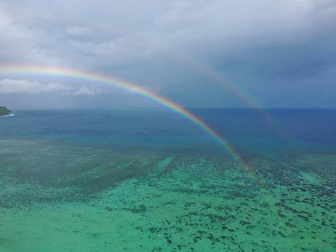 和多田藍のインスタグラム：「🌈🎢🍀 #dusitthani #guam #rainbow #double rainbow #虹 #ヒカリノアトリエ」