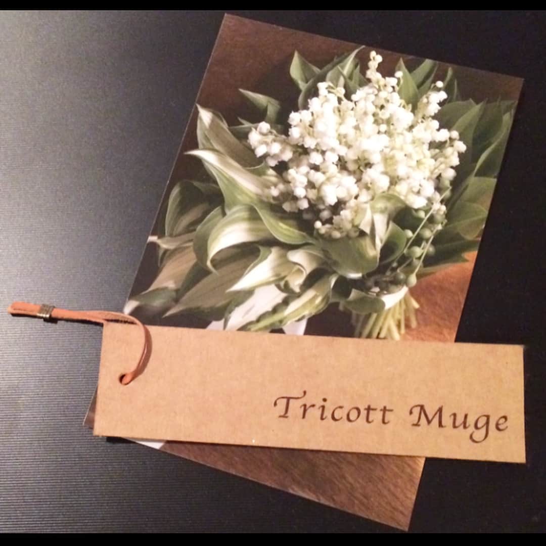 藤森香衣さんのインスタグラム写真 - (藤森香衣Instagram)「「Jour de muguet（すずらんの日）」。 写真は、アイロニー @atsushi_taniguchi さん ・ フランスでは5月1日に、大切な人にミュゲ(フランス語で、すずらん）を贈り、もらった人には幸運が訪れる…という日で 素敵過ぎる💕 ・ 私のブランドも、着た人に幸せが訪れますように…そんな思いを込めてつけた造語なのです。 ・ #flower #Jourdemuguet #muguet #lilyofthevalley  #happiness #foryou  #すずらん #花 #幸せ」5月1日 9時24分 - kaefujimori