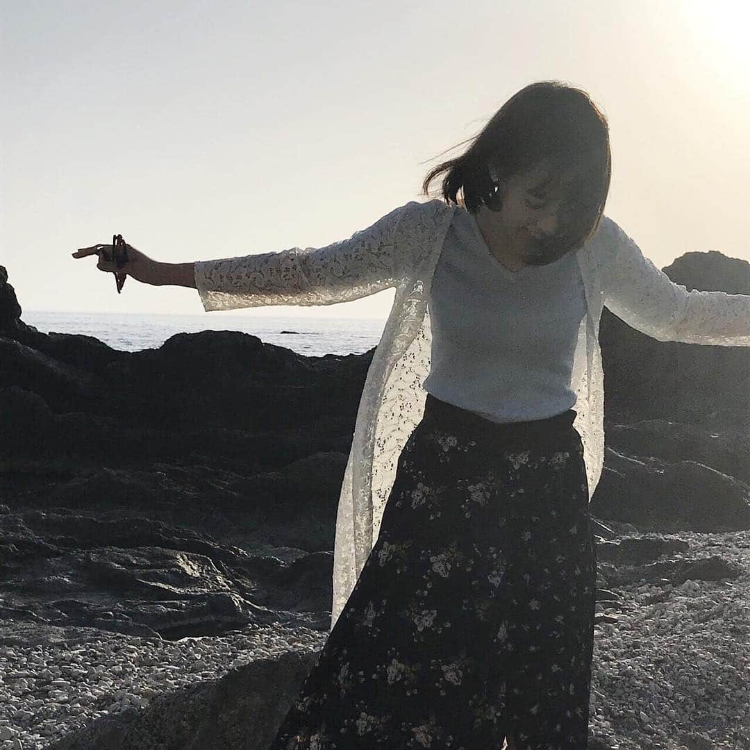 大西遥香さんのインスタグラム写真 - (大西遥香Instagram)「こんな天気のいい日は海へ行きたくなります🏝🐬💗 #海 #海欲 #潜りたい #🐠 #夏 #佐渡 #sado」5月1日 16時30分 - hrka_onsh