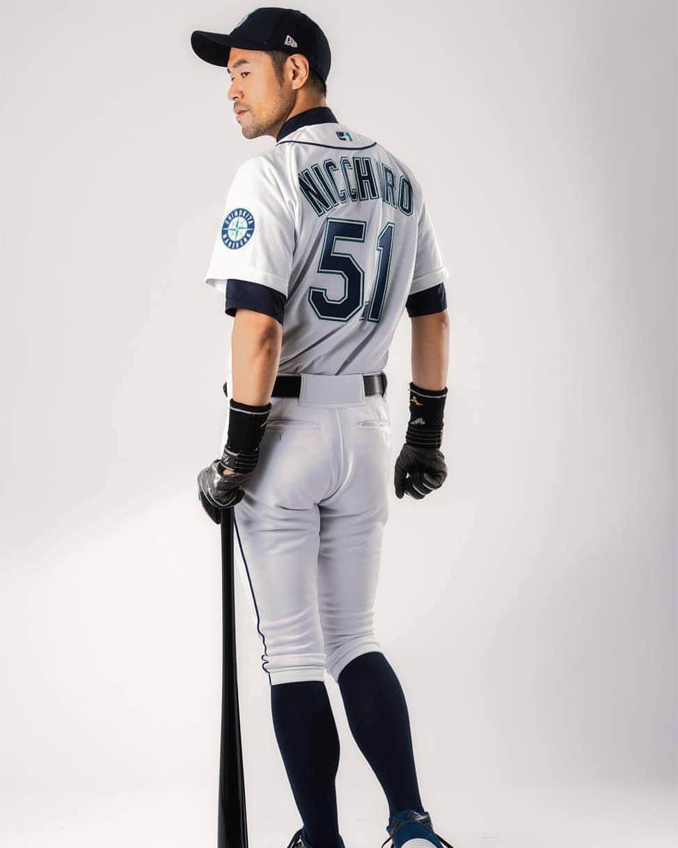 ニッチロー'さんのインスタグラム写真 - (ニッチロー'Instagram)「新しいユニフォームでの宣材撮影  #nicchiro #maneners #5.1 #baseball #ニッチロー' #マネナーズ #背番号5.1 #野球」5月2日 11時53分 - nicchiro5.1