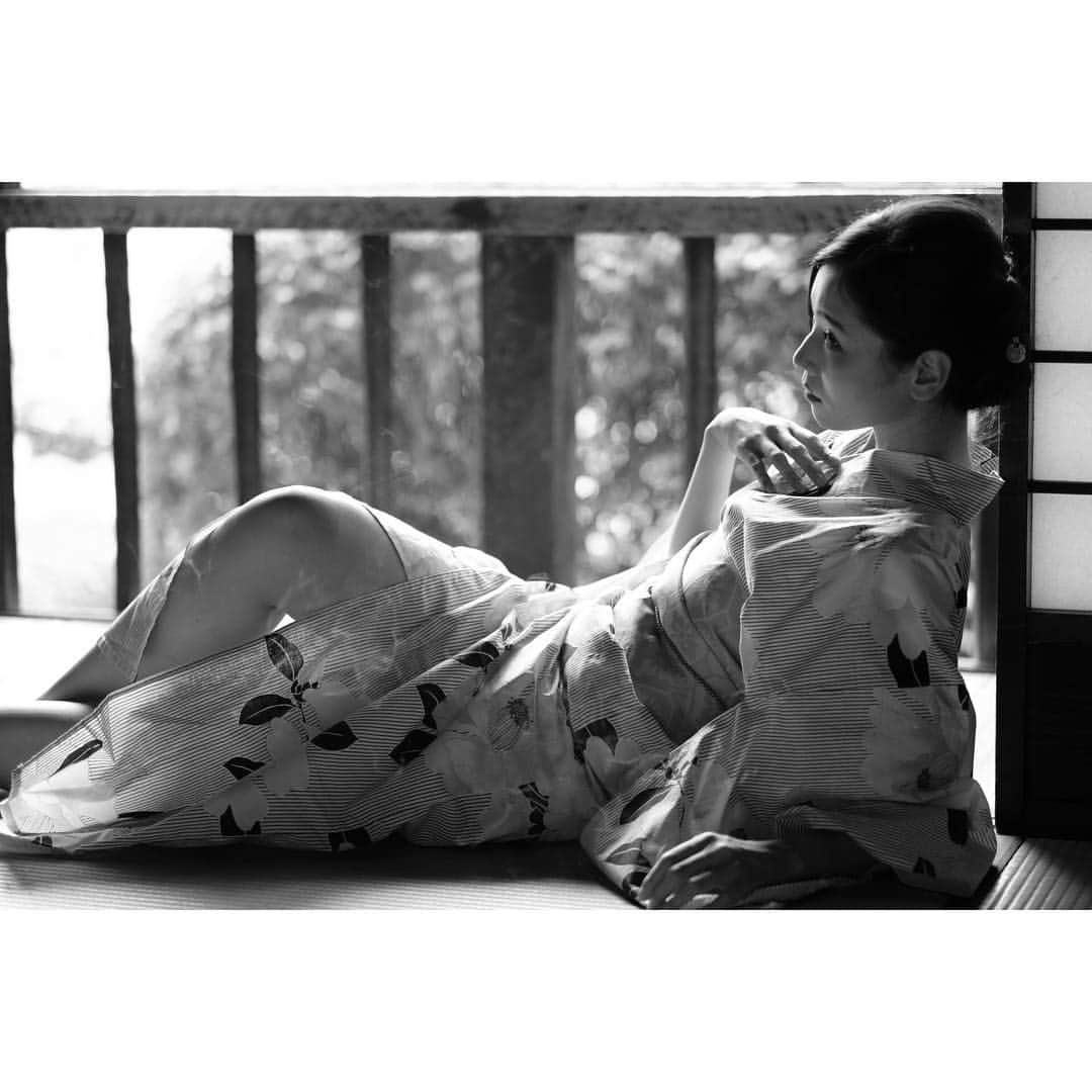 真田つばささんのインスタグラム写真 - (真田つばさInstagram)「午後の退屈 . . . #monochrome #portrait #igportraits #model #Tokyo #Japan #kimono #photo #photography #ig_japan #photooftheday #古民家 #浴衣 #モノクロ #NGP撮影会 #写真好きな人と繋がりたい #写真撮ってる人と繋がりたい #被写体 #ポートレート #ポートレートモデル #ポートレート部 #東京カメラ部 #真田つばさ」5月3日 0時15分 - happy_sanusanu