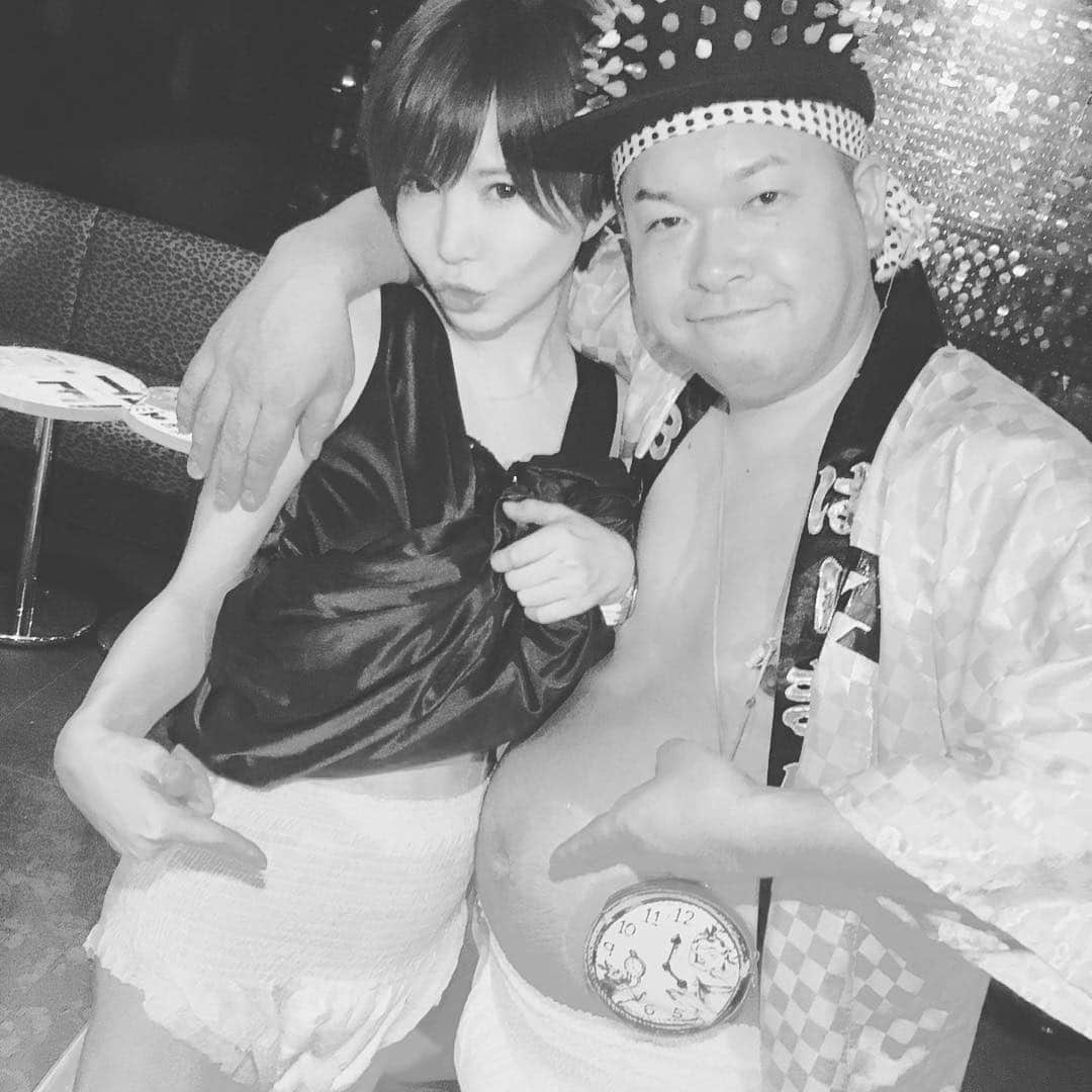 里美ゆりあのインスタグラム：「いつもお世話になってるパーマンとオソロのオムツ履けて嬉しい(*´∇`)ﾉ💞 #バレル#新宿#歌舞伎町#パーマン#尊敬#苦労人#努力家#一生懸命#after#いつもありがとう#オムツ」