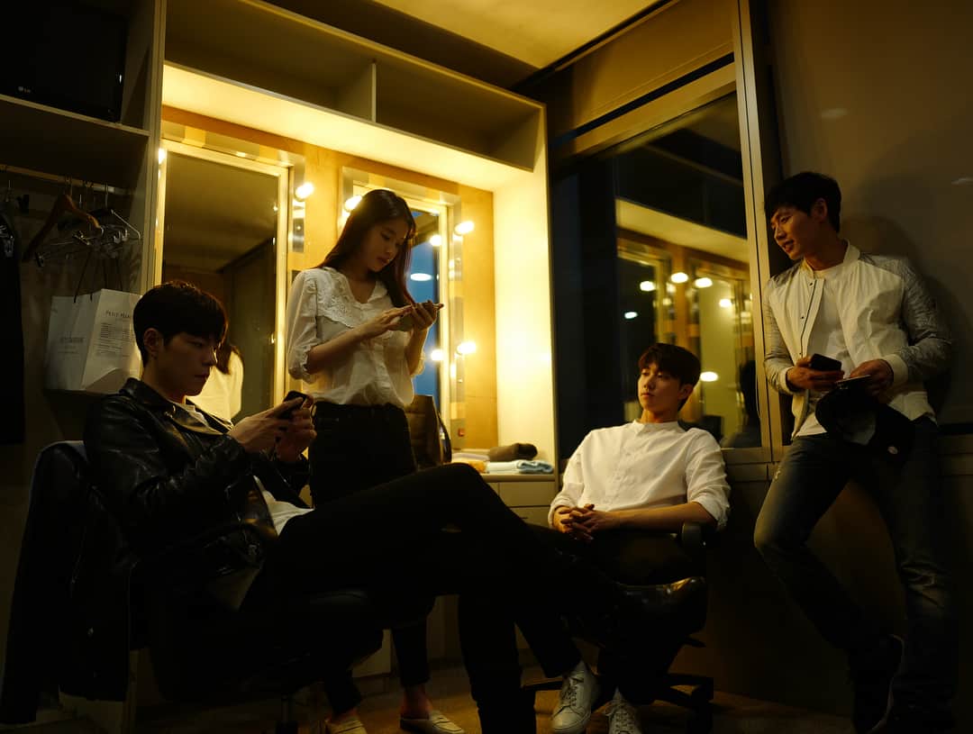 ホン・ジョンヒョンさんのインスタグラム写真 - (ホン・ジョンヒョンInstagram)「오랜만에 만난 영남누나- 변한게 하나 없구☺️ 언제봐도 반가운. 화이팅!! @0.naaam @kim.jae.woon @phh1013 @park_ji__ @kidohun #누나없는대기실 #우리꺼인척ㅋ」5月2日 17時44分 - hjonghyun