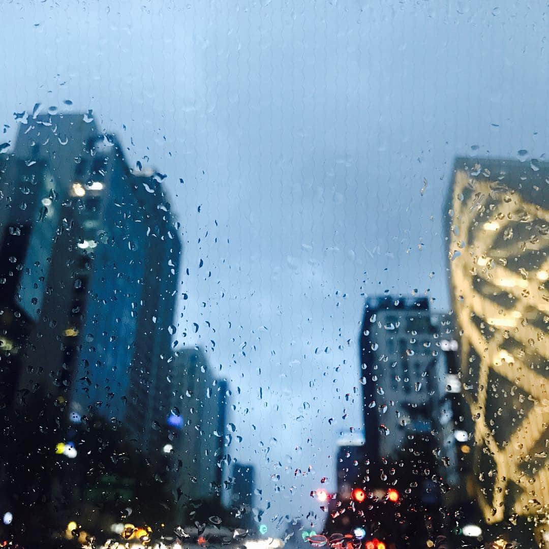 チ・チャンウクさんのインスタグラム写真 - (チ・チャンウクInstagram)「비가 오고 날씨가 흐려도 기분은 좋음☀️ #휴가」5月2日 19時09分 - jichangwook