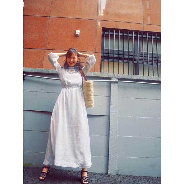 大政絢さんのインスタグラム写真 - (大政絢Instagram)「私服👗タグ付けしてます！ #アンティミテ のワンピースはポケットが付いててウエストがゴムで可愛いのに着心地も良し✨！ #今日の絢服」5月2日 21時23分 - aya_omasa_official