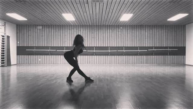 セシリア・トルンのインスタグラム：「#yanismarshallchoreography」