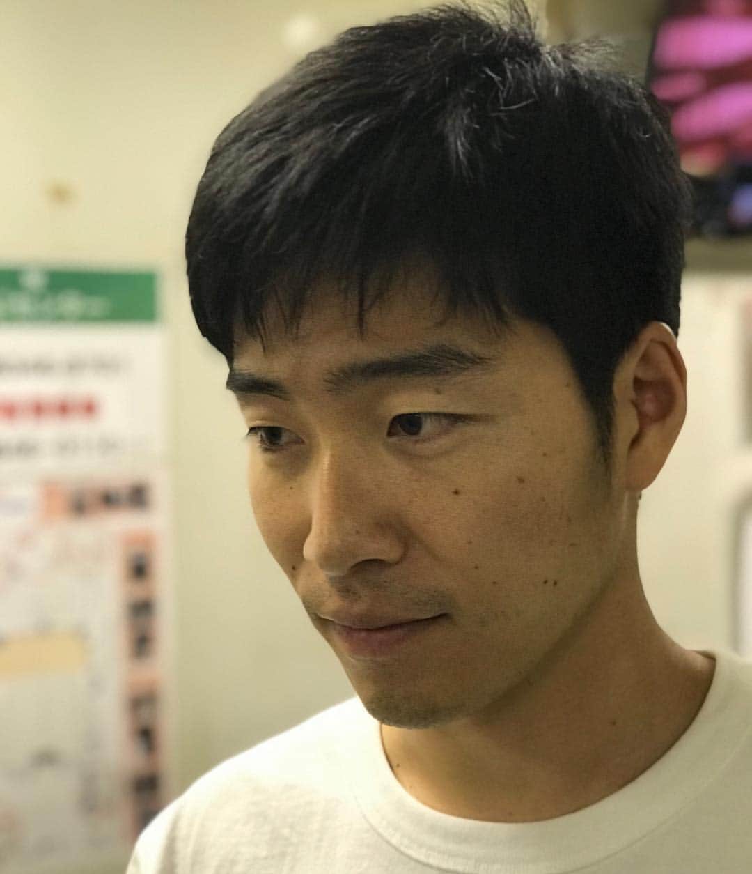 川島明のインスタグラム：「ジャルジャル後藤くん #電車乗った瞬間に腹痛に見舞われた学生 #客前なのにすごい怒られてる中華料理屋のバイト #水族館でずっとクラゲみてる人 #すごいタイプのAVを見つけたけど女優の下の名前がお母さんと一緒だったのでそっと棚に戻す奴 #文化祭で一人でアコースティックギター弾いて微妙な空気にして帰る軽音部の人 #誰よりも早く来てストレッチを入念にしてる劇団員 #藤井聡太に敗れ将棋の道を諦めたが仕事の合間に中継をみて_聡太はこのピンチを楽しんでやがる_と思っている運送業者 #ゲームの初期設定のキャラ #免許の更新の時に見せられるビデオの主演 #どのゼミにもいる人 #腹痛の波が治まったので駅で降りない決断をしたが電車が動き出した瞬間に腹痛のイントロが聞こえ始めた学生 #田中圭さんが思春期に抱えていた刹那の部分 #コントの最先端」