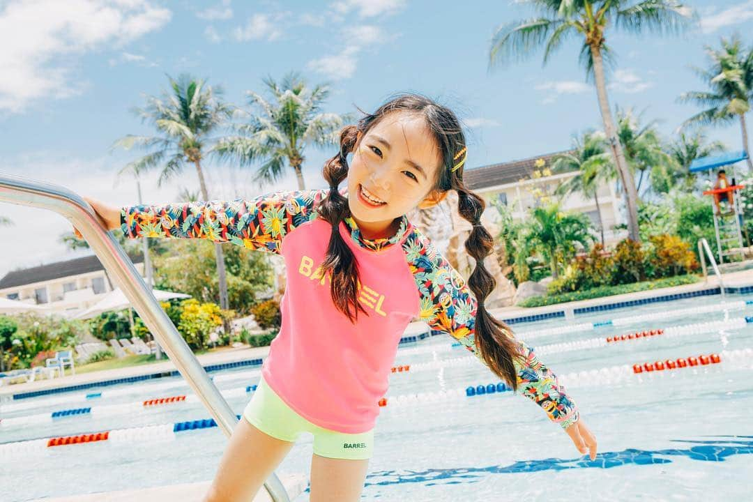 ウンチェさんのインスタグラム写真 - (ウンチェInstagram)「. 🌴🏊🏻‍♀️🌴 - - - - #은채#이은채#eunchae #barrel#barrelkids#배럴#배럴키즈#래쉬가드 #배럴래쉬가드#사이판#saipan#사이판PIC」5月3日 13時22分 - __leehye