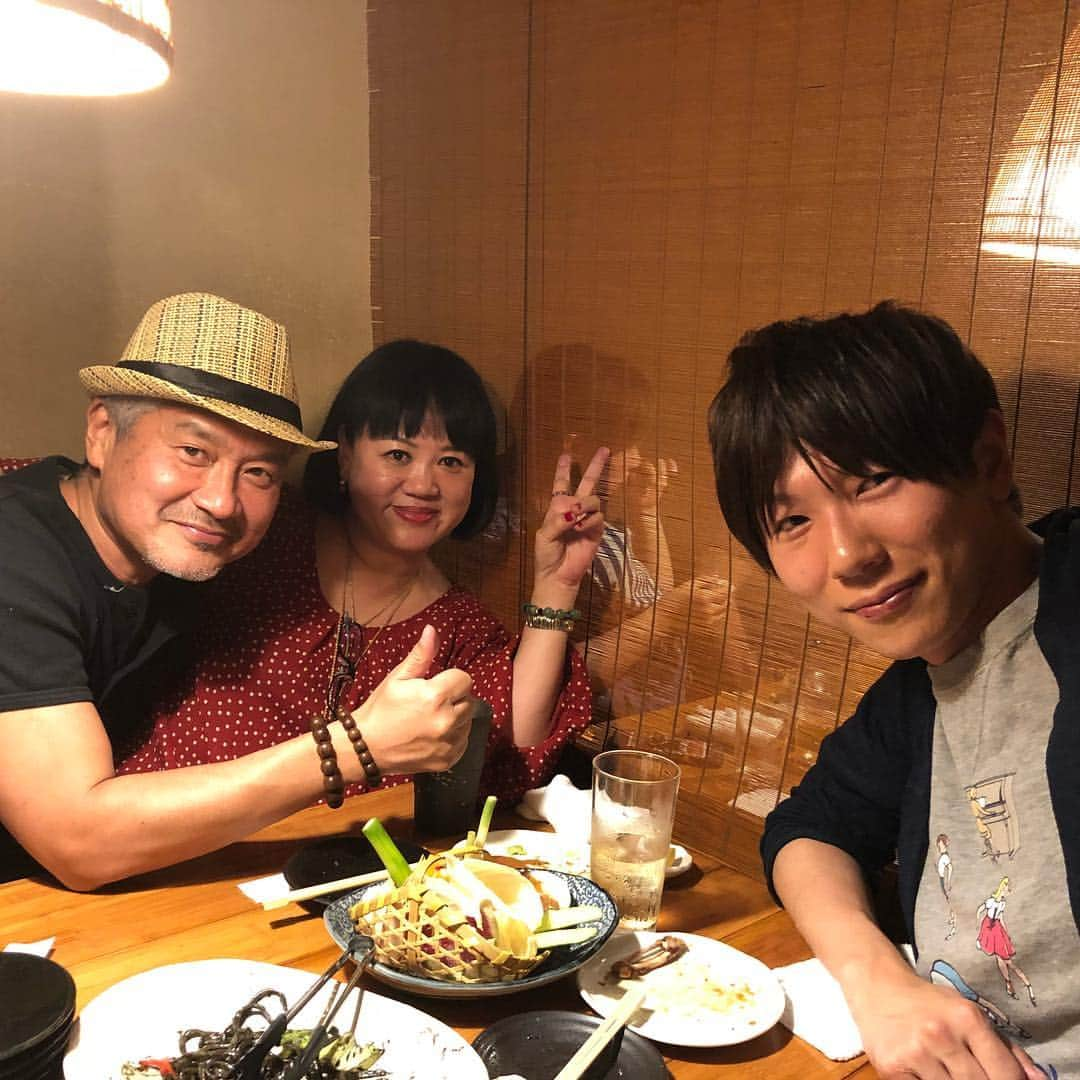 古市憲寿さんのインスタグラム写真 - (古市憲寿Instagram)「今日の5時に夢中のメンバーでご飯に行った！  #gojimu #中瀬ゆかり #平山夢明」5月4日 0時58分 - poe1985