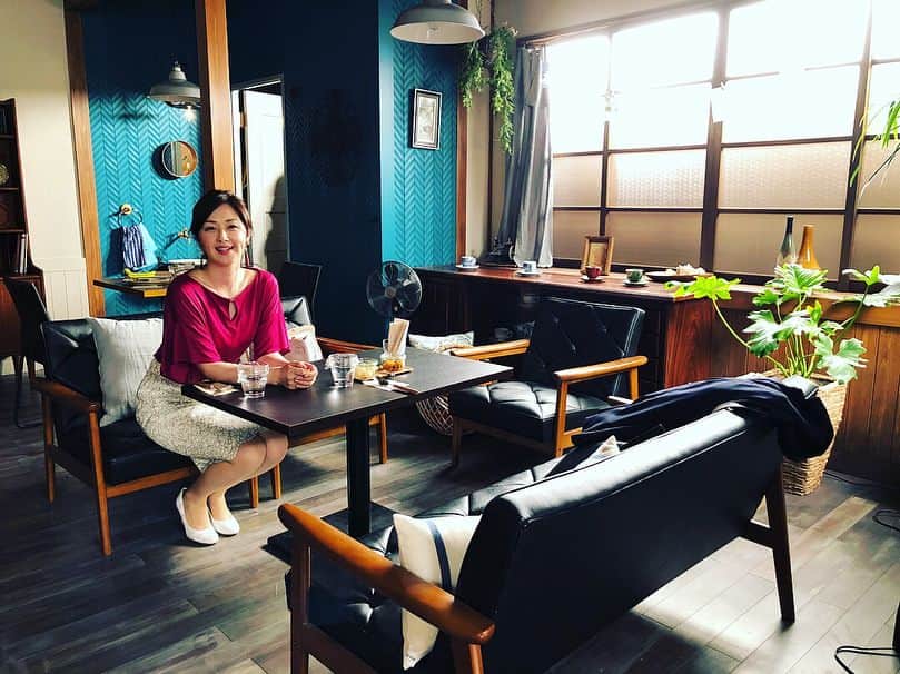笛木優子のインスタグラム：「おはようございます😃  ここはカレーが美味しいみたいw🍛  今日はあなたには帰る家がある第4話。 どんどん面白くなりますのでぜひ😍  #あなたには帰る家がある #スタジオ」