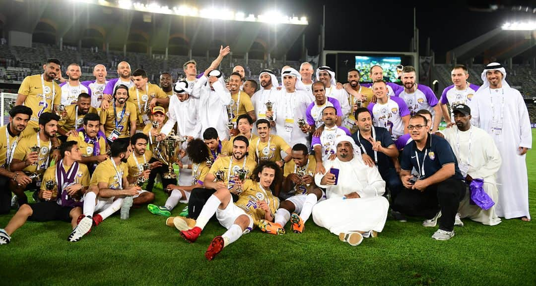 塩谷司のインスタグラム：「We are champions🏆I’m proud of all players, all coaches, all staffs and all Alain fans👏Mabrook💜 リーグ戦に続きプレジデントカップでも優勝しました！今シーズンも残り２試合頑張ります！！」