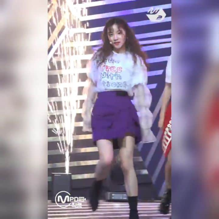 ウギのインスタグラム：「180503 YUQI - M! Countdown 'LATATA' Fancam 💕 ©M2 #여자아이들 #G_I_DLE  #우기 #YUQI #LATATA」