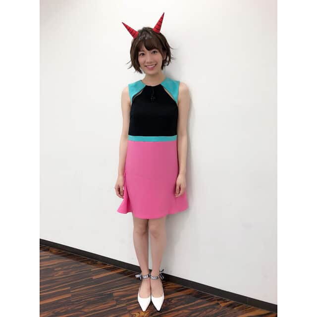 佐藤美希さんのインスタグラム写真 - (佐藤美希Instagram)「AbemaTV「必殺！バカリズム地獄」生放送観てくださった方ありがとうございました！ 同じ事務所のまるかりさんから放送前に駄菓子の詰め合わせセットをメッセージ付きでいただきました💕小さい頃大好きだったお菓子ばっかり！！共演者の皆さんに毎回お配りするみたい。このお心遣い素敵😍 #abematv #必殺バカリズム地獄 #衣装 #pinko #丸山桂里奈 さん #マネージャー #小野さん #ホリプロ」5月4日 23時22分 - satomiki0626