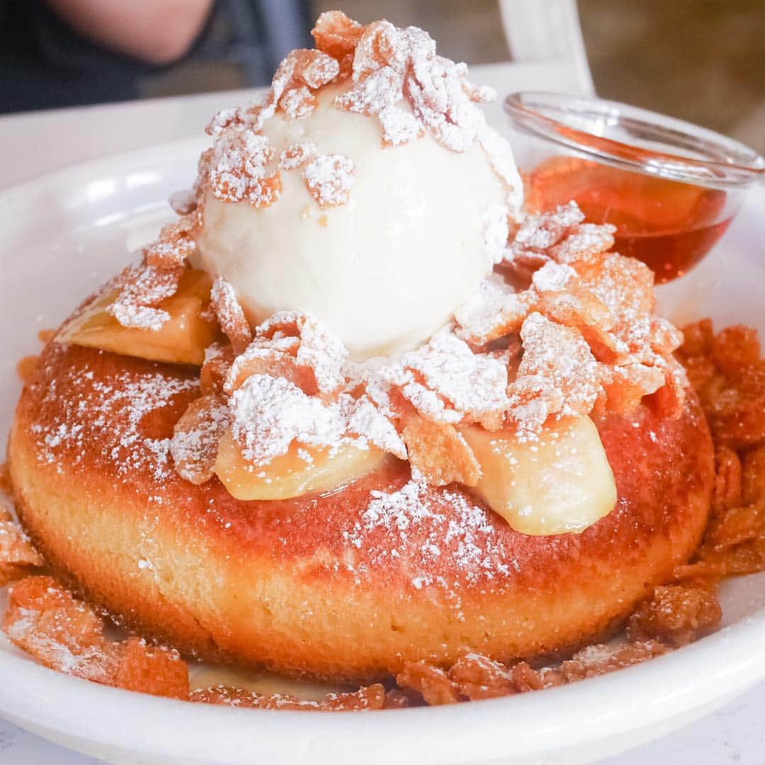 おまる部長 / たっちゃんずパンケーキ部さんのインスタグラム写真 - (おまる部長 / たっちゃんずパンケーキ部Instagram)「. Atlas Coffeehouse ATLAS Butterscotch Banana Pancake . . #pancake #pancakes #atlascoffeehouse #atlascoffee #atlascoffeehousesg #cafe #singapore #igsg #sgblogger #sg #sgcafe #sgfood #sglife #botanicgardens #instafoodsg #싱가포르 #シンガポール #シンガポール生活 #パンケーキ #シンガポールライフ #シンガポールカフェ #アトラスコーヒーハウス #スイーツ #カフェ #シンガポールのパンケーキ @atlascoffeehouse  with @monchan_tcs」5月4日 17時50分 - omarubucho