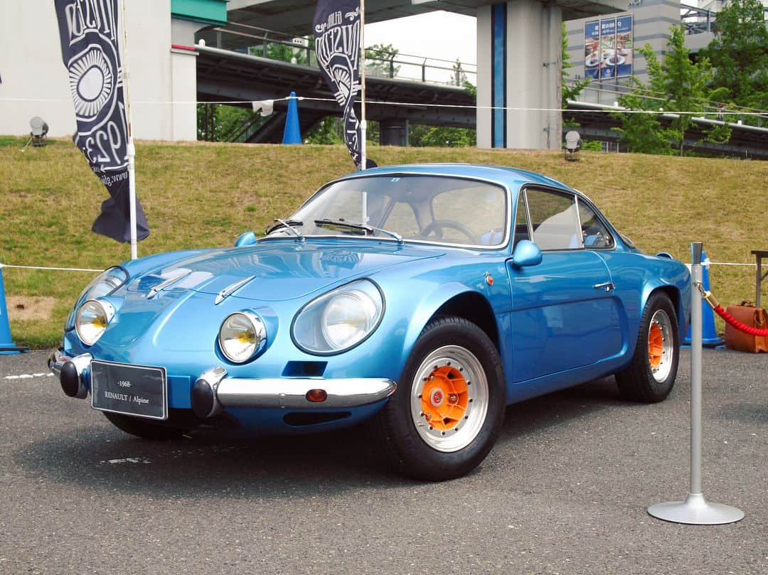 GLIONMUSEUM（ジーライオンミュージアム）さんのインスタグラム写真 - (GLIONMUSEUM（ジーライオンミュージアム）Instagram)「2018/05/04﻿ ﻿ Renault Alpine A110 ﻿ ルノー アルピーヌ A110﻿ 1968﻿ ﻿ 昨日今日、そして明日と大阪ATCホールでのトミカ博にアルピーヌを出展しております！﻿ ﻿ ゴールデンウィークにトミカ博にお越しの方は、ぜひジーライオンミュージアムのブースへも足をお運びいただいて、一緒にお写真をお撮りくださいませ！﻿ ﻿ #トミカ博﻿ #renault﻿ #renaultalpine﻿ #alpine﻿ #アルピーヌ﻿ #クラシックカー﻿ #a110﻿ #ジーライオンミュージアム﻿ #glionmuseum」5月4日 18時48分 - glionmuseum