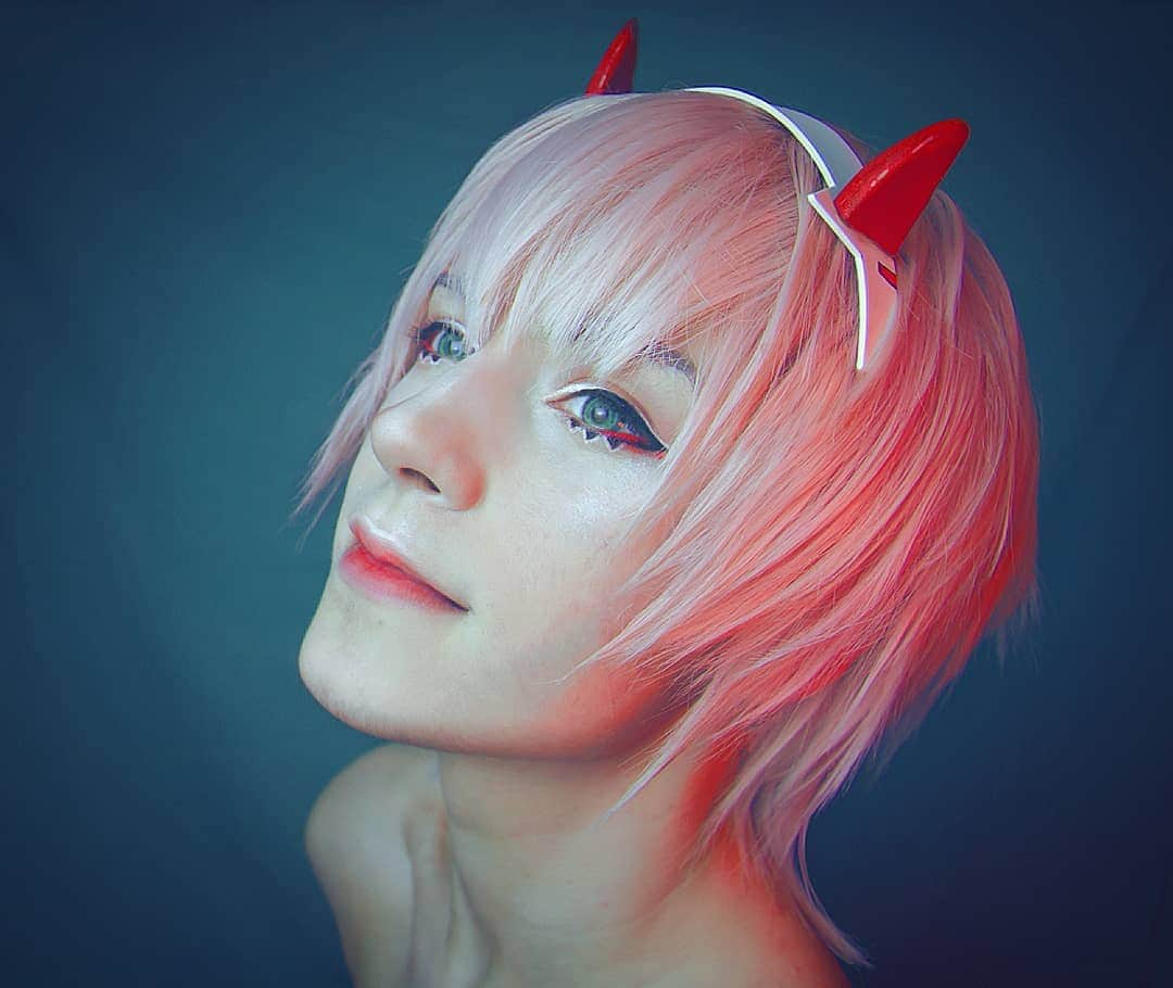 Geheさんのインスタグラム写真 - (GeheInstagram)「😈 this makeup was really fun to do! I posted what I use on my stories, do you have any makeup product that you recommend me? :o #DarlingInTheFranxx #ZeroTwo」5月5日 3時15分 - geheichou