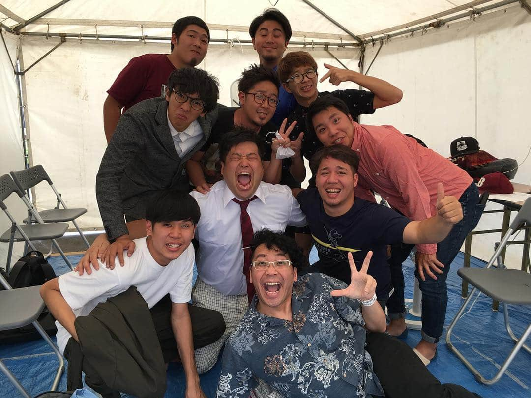 岩橋良昌さんのインスタグラム写真 - (岩橋良昌Instagram)「沖縄の仲間と再会やがな #可愛い後輩達 #先輩 #入り乱れ」5月5日 15時26分 - maeeeeen1084