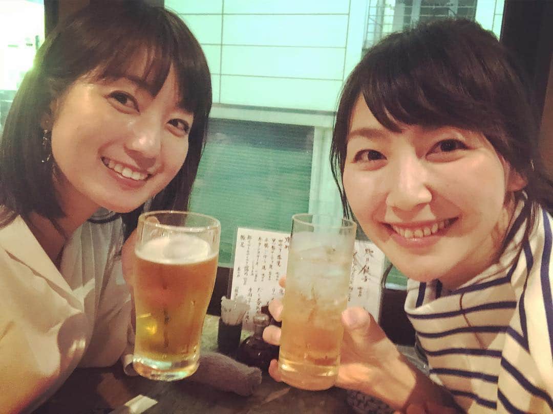 のインスタグラム：「金曜日の夜は、同期の#橋本真衣 アナと飲みにいきました♡真衣ちゃんは真面目で、それでいて面白くて、さらに笑い上戸で…一緒にいて本当に楽しい！あっという間に時間が過ぎていきました✨  #花金  #乾杯 #ビール好き」