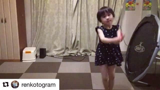 林渚のインスタグラム：「娘が［How do you feel now? - 安室奈美恵 ］を踊ってくれました 笑  #Repost @renkotogram ・・・ #安室奈美恵 #奈美恵ちゃん #安室ちゃん #踊ってみた #5歳 #幼児 #ダンス #dance #namieamuro #amuronamie #music #howdoyoufeelnow #kids #dancer #jpop」