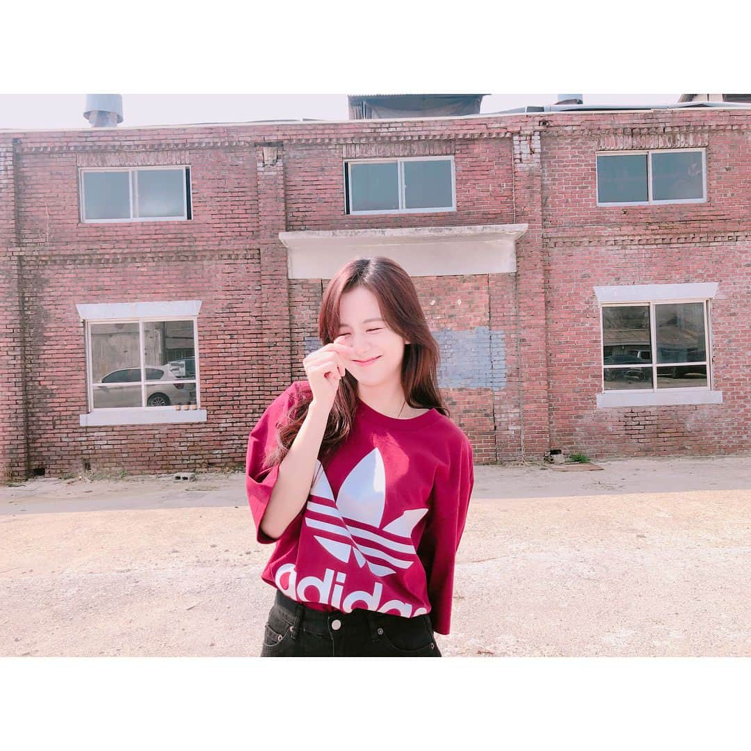 BLACKPINKさんのインスタグラム写真 - (BLACKPINKInstagram)「#BLACKPINK#JISOO#ADIDAS#마지막하튜는#블링크에게#💙#BLINK#🌹#광고」5月20日 16時55分 - blackpinkofficial