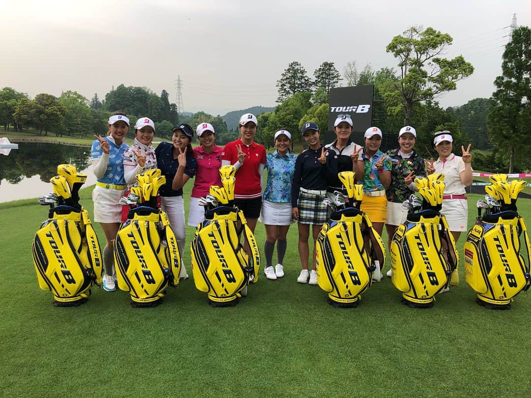 渡邉彩香のインスタグラム：「中京テレビブリヂストンレディース⛳️ ありがとうございました😊 今週の練習ラウンドは同じBSの桃子ちゃんとしました😊 また来週に向けて準備します😊」
