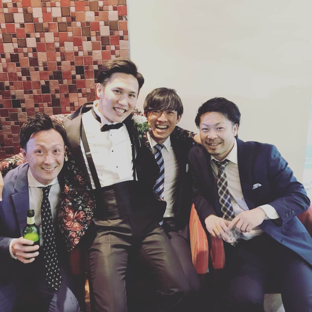 辻正男さんのインスタグラム写真 - (辻正男Instagram)「タカ結婚おめでとう😭👏 #地域リーグ時代からのたくさんの思い出#原田は現れず#鳥取砂丘#金沢にも来てくれた#仲良し同級生#感謝#yscc」5月20日 19時17分 - kunmasao10