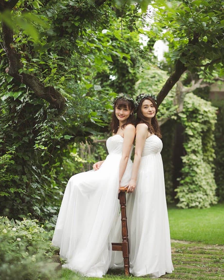 DEFanniversaryのインスタグラム：「👼『#DEF花嫁』のハッシュタグをつけて あなたの素敵な結婚式写真をUPして下さい💛 · 「DEFウェディング」のサイトに 卒業花嫁の記事として掲載されちゃうかも✎*。 · WeddingDress :#bittersweet 様 · ∞∞∞∞∞∞∞∞∞∞∞∞∞∞∞∞∞∞∞∞ · 結婚式したい！サプライズしたい！ けど内容は未定···でもOK👌☆*: お気軽にLINEください📱💭💕 公式LINE☞@dzd0348z · ∞∞∞∞∞∞∞∞∞∞∞∞∞∞∞∞∞∞∞∞ · みなさまからのいいね！や コメントをお待ちしています✨ DEFウェディング一同より · ∞∞∞∞∞∞∞∞∞∞∞∞∞∞∞∞∞∞∞∞ #DEFウェディング #defanniversary #DEFウエディング #デフアニバーサリー #結婚式 #ウェディング #ウエディング #wedding #ウェディングアイテム #卒花 #プレ花嫁 #花嫁 #日本中のプレ花嫁さんと繋がりたい #全国のプレ花嫁さんと繋がりたい #結婚式準備中 #結婚式準備 #結婚式diy #ウェディングdiy #ウェディングプランナー #ウェディングプロデュース #ウェディングドレス　#結婚式演出 #結婚式場 #結婚式場探し #結婚式場選び #結婚式場見学」