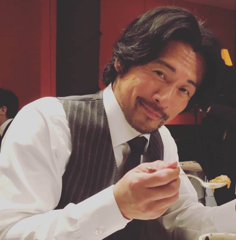 TBS「ブラックペアン」のインスタグラム：「【本日よる9時から第3話放送❗️】 レストランでお食事中の佐伯教授🥄 美味しそうなトリュフスープでした👀👀👀 #ブラックペアン #佐伯清剛 #内野聖陽 #放送まであと9時間🕘‼️ #4時からダイジェストの放送もあります📺」