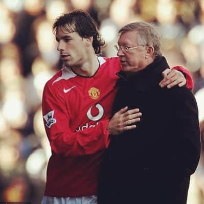 ルート・ファン・ニステルローイさんのインスタグラム写真 - (ルート・ファン・ニステルローイInstagram)「Hoping and praying for a full recovery.. Keep fighting Boss, you’ve always done. 🙏 #siralexferguson」5月6日 6時38分 - rvnistelrooy_x