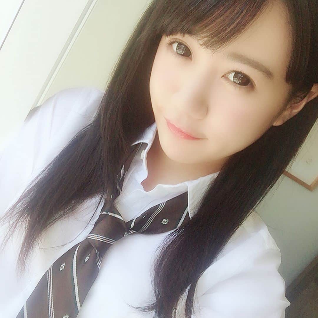 ふわり結愛のインスタグラム：「自撮りが沢山溜まってきたので、インスタにも投稿します✨  髪型とか服装とかで少し雰囲気違うね😮  #自撮り #自撮り女子 #制服 #三つ編み #体操着 #元グラビアアイドル #元bagus専属グラビアアイドル #av女優 #プライムエージェンシー #バイク乗り #バイク女子 #honda #cbr400r #cbr #nc47 #hondaが好きだ #バイクが好きだ #バイク #motorcycle #motorsport #japan」