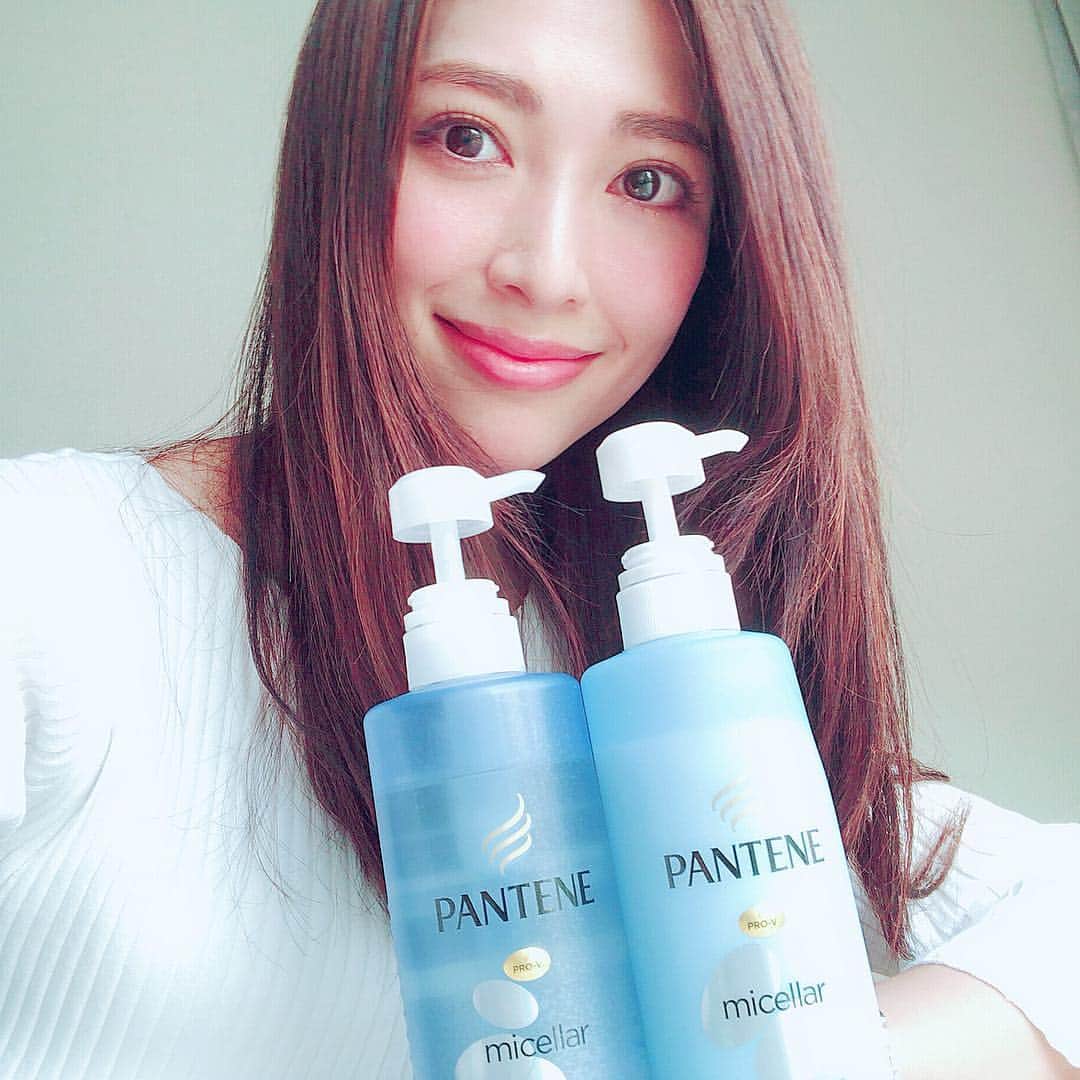 西山真以さんのインスタグラム写真 - (西山真以Instagram)「* GW最終日、皆さまいかがお過ごしでしょうか？ 連日最高に気持ちのいい晴天で、 ゴルフをしたり公園に行ってみたりと、のんびりとした休日を過ごしております。 外でスポーツすると汗ばむくらい、だんだんと初夏を感じる季節になりましたね🌻 . 今朝も暑かったので、パンテーンから新登場したミセラーシリーズで頭皮クレンジングしました。 優しい洗い心地なのに、地肌まですっきりする心地良い使用感。 このシリーズ、夕方までサラサラ感が続くのが嬉しいポイント❤︎ 今日も一日気持ちよく過ごせそうです^^ 皆さまも素敵なGW最終日をお過ごしくださいね❤️ .  @pantene_jp_official  #わたしはミセラー #パンテーン #pantene  #ミセラー #micellar  #フランスで流行中 #skincare #cleansing #haicare #cosmetics  #スキンケアクレンズ #クレンズシャンプー #ノンシリコン #PR」5月6日 11時14分 - mai0830