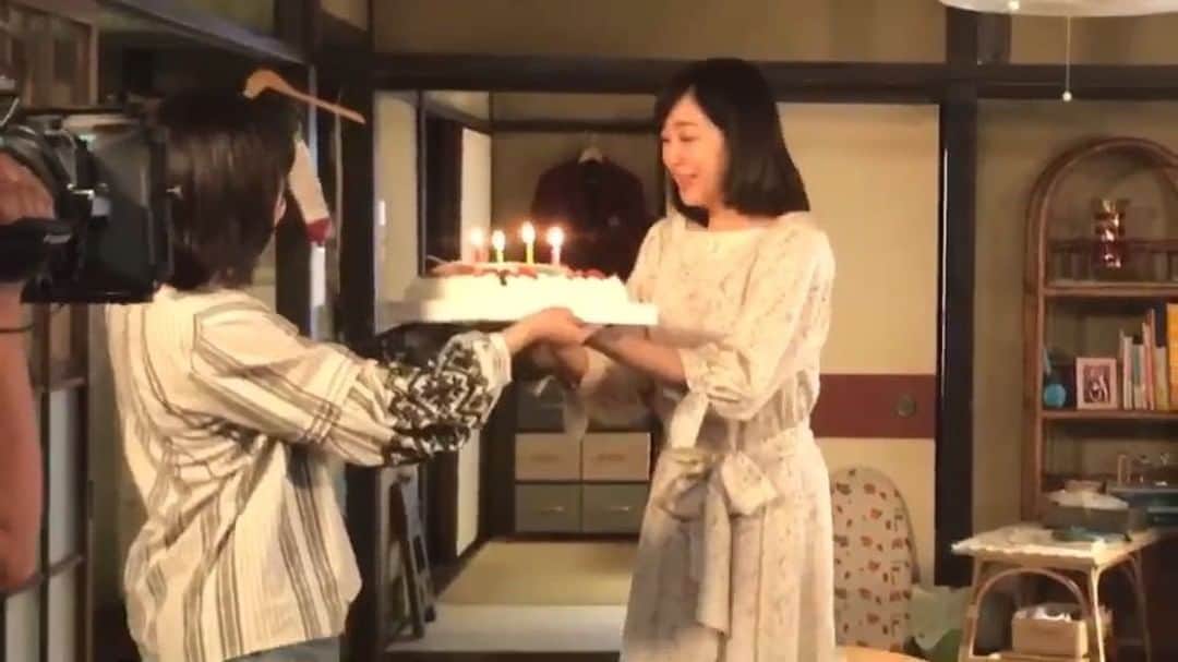 TBS「花のち晴れ〜花男 Next Season〜」のインスタグラム：「おとといはお母さんのお誕生日。 みんなでお祝いができて、 いただくケーキは美味しいなぁ。🎂 お母さん、おめでとう🎊ございます💖 どうか健康で、いてくださいね☺️ #音グラム #花晴れ」