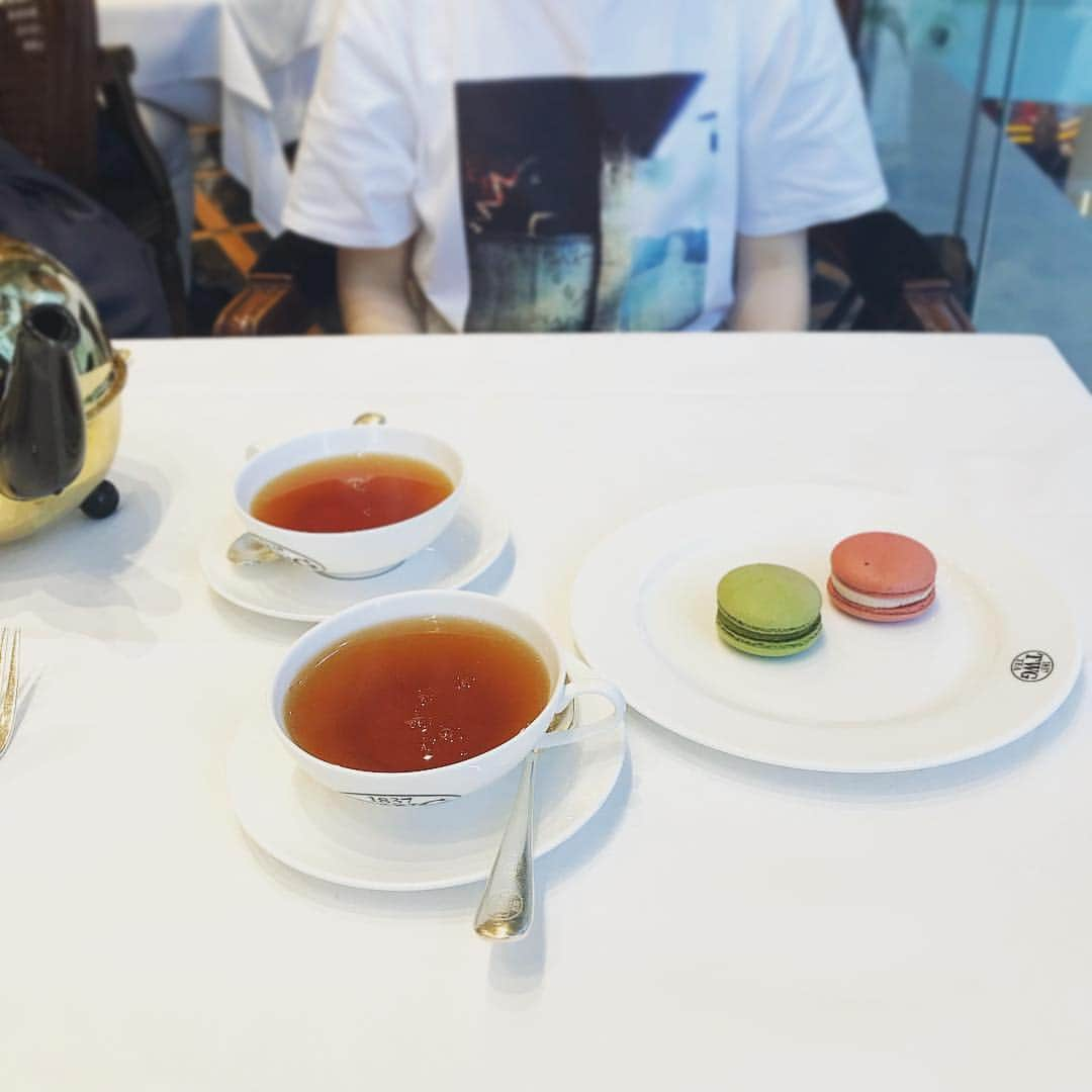 Yamiさんのインスタグラム写真 - (YamiInstagram)「Afternoon tea wiz my sis👩‍❤️‍💋‍👩」5月6日 17時37分 - real__yami