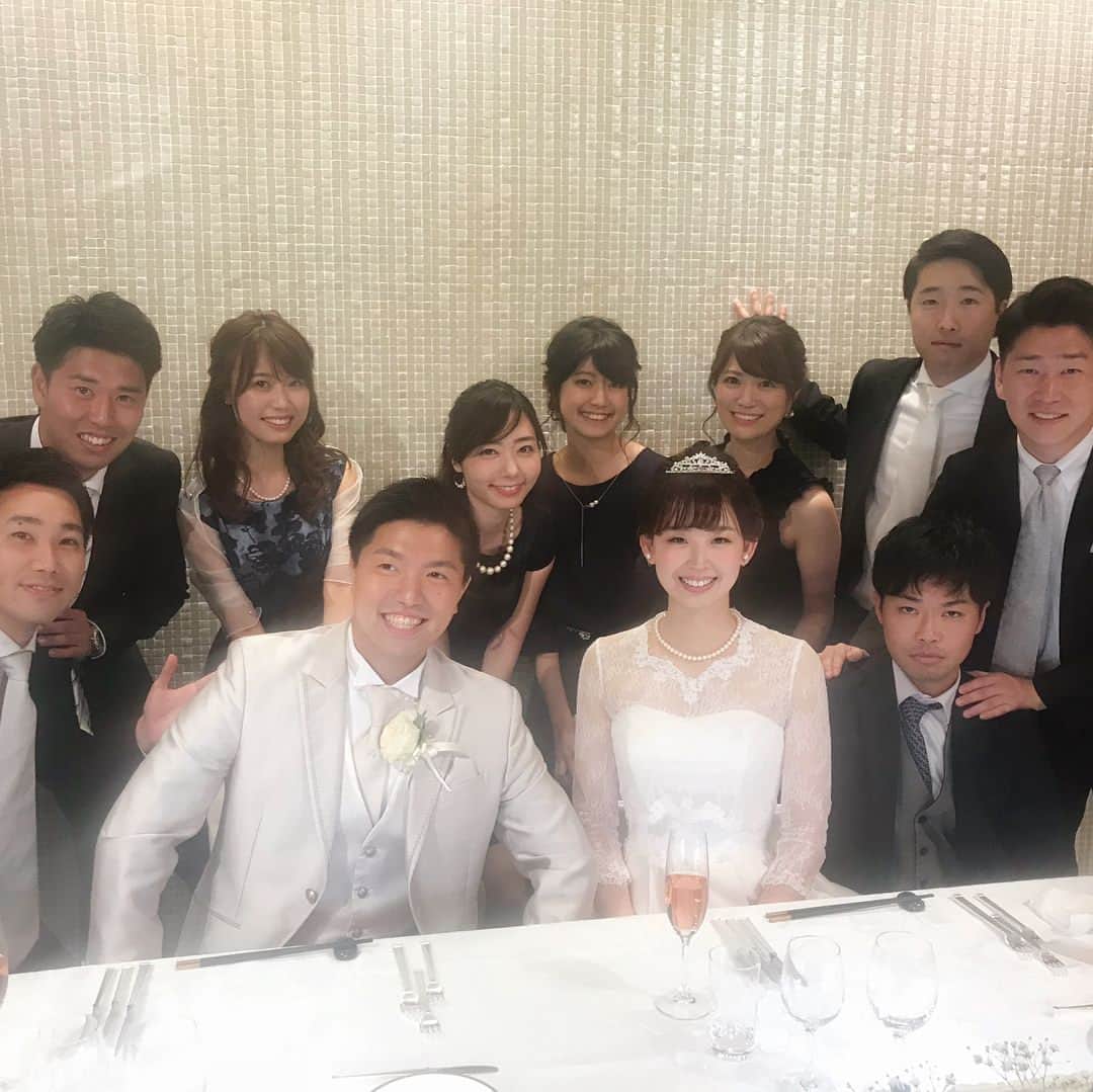 西澤由夏さんのインスタグラム写真 - (西澤由夏Instagram)「阿礼、結婚おめでとう🤵👰 ちぃちゃんのドレス姿、本当に切実に綺麗だった…✨ 「笑いとパーティで溢れる家庭」阿礼らしいな笑笑 #結婚式 #アニヴェルセル」5月6日 18時33分 - yknszw