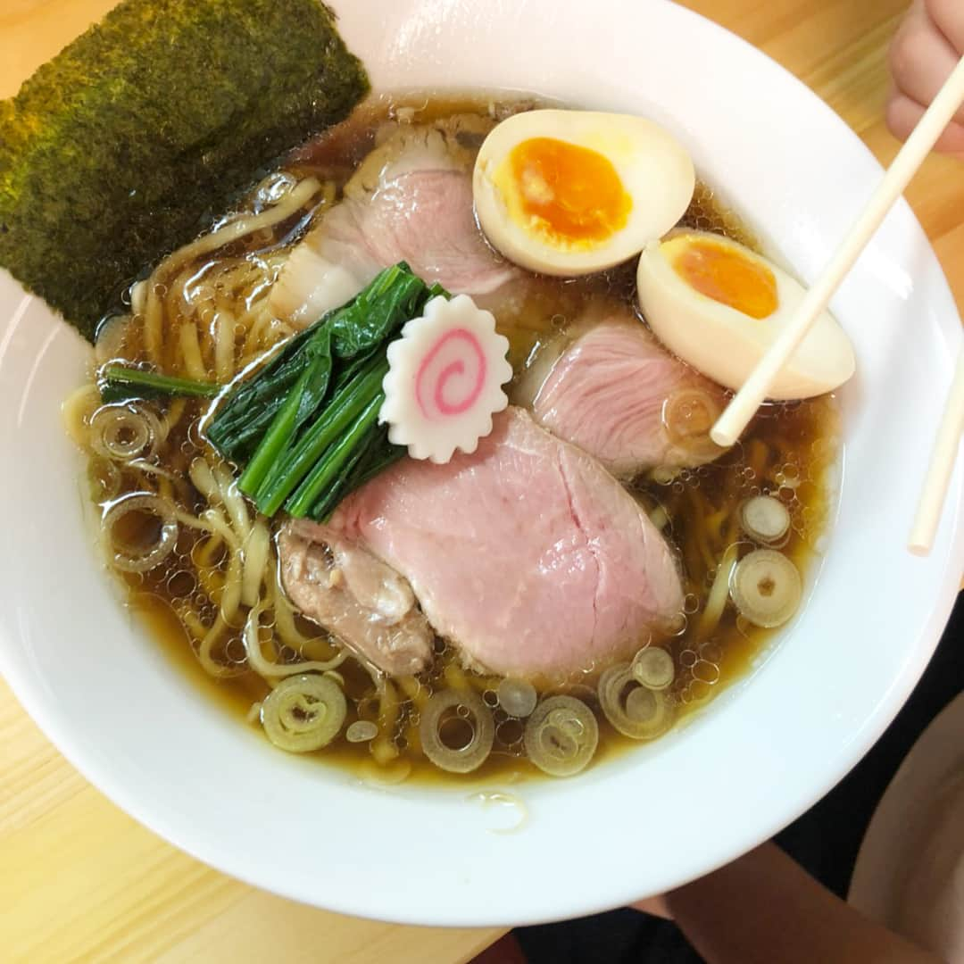 河中あいさんのインスタグラム写真 - (河中あいInstagram)「らぁ麺はんにゃ、昨日オープンしました🍜 弟くん頑張ってますので岡山にお立ち寄りの際は是非♡ 🍥 岡山県岡山市北区野田屋町1丁目3-3 岡ビル内(岡山駅からすぐです🚅) #岡山#らぁ麺はんにゃ #次長課長河本 さん #千鳥ノブ さん#岡山出身」5月6日 19時27分 - aikawanaka_