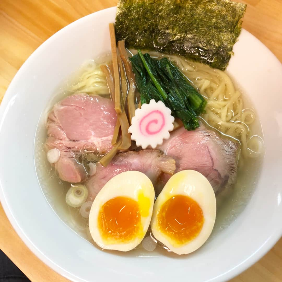 河中あいさんのインスタグラム写真 - (河中あいInstagram)「らぁ麺はんにゃ、昨日オープンしました🍜 弟くん頑張ってますので岡山にお立ち寄りの際は是非♡ 🍥 岡山県岡山市北区野田屋町1丁目3-3 岡ビル内(岡山駅からすぐです🚅) #岡山#らぁ麺はんにゃ #次長課長河本 さん #千鳥ノブ さん#岡山出身」5月6日 19時27分 - aikawanaka_