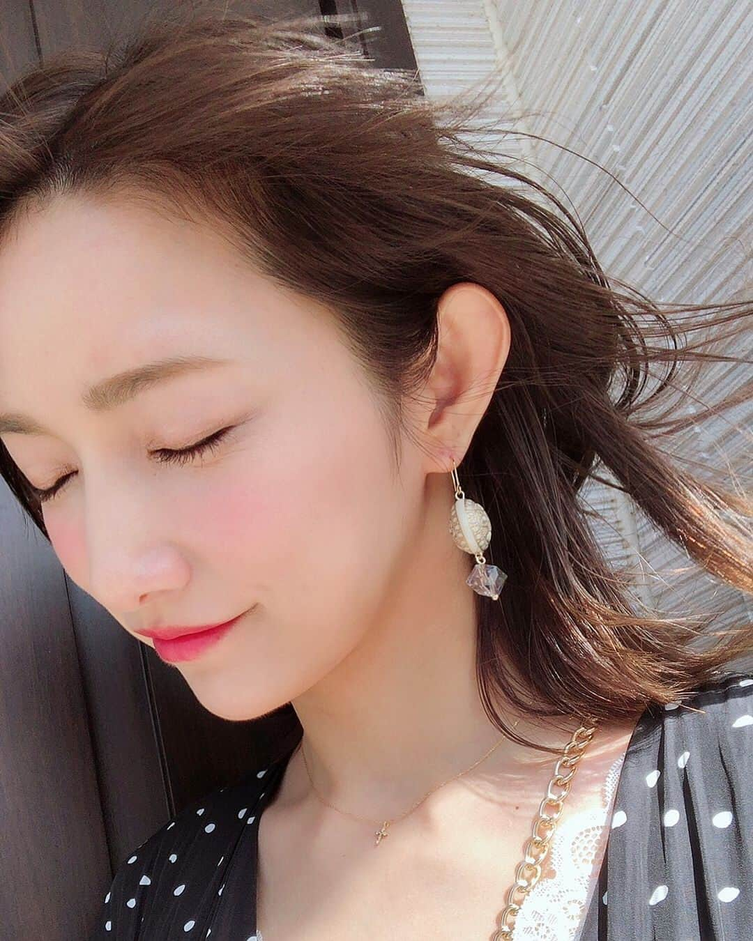 後藤真希さんのインスタグラム写真 - (後藤真希Instagram)「いまの気分はピンクリップ＆チーク💄まゆはナチュラルなアーチの柔らかい感じで。 #pink #lips #cheeks #makeup #春メイク #ピンクチーク #ピンクリップ」5月6日 22時55分 - goto_maki923