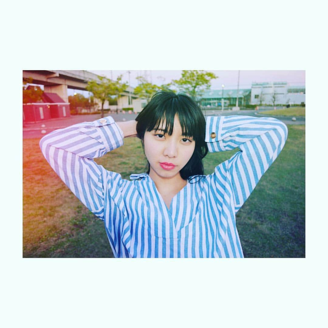 若村柚那さんのインスタグラム写真 - (若村柚那Instagram)「💙💜💚💛❤️ #park #holiday #spring #night #actress #ennui #outfit #ootd #day #grass #green #blue #rainbow #photo #film #awesome #yolo #一眼レフ」5月6日 23時09分 - yuzuna_517