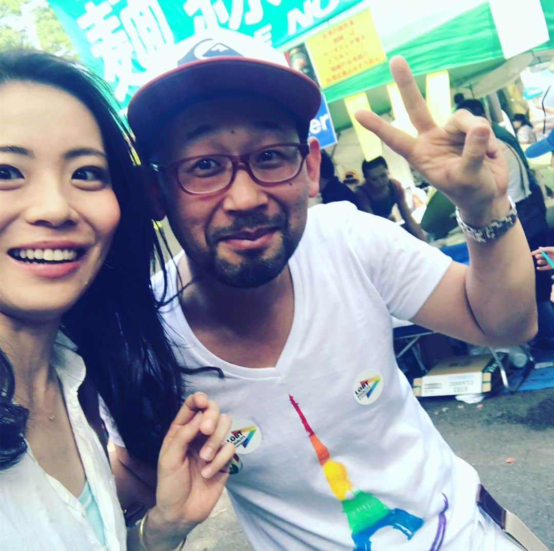 東小雪のインスタグラム：「まーやさん！ @maayawakasugi 久しぶり😆 お会いできて嬉しかった！  吉方聖居のカレーパン、本当に美味しかった。（2つも食べちゃった。）」
