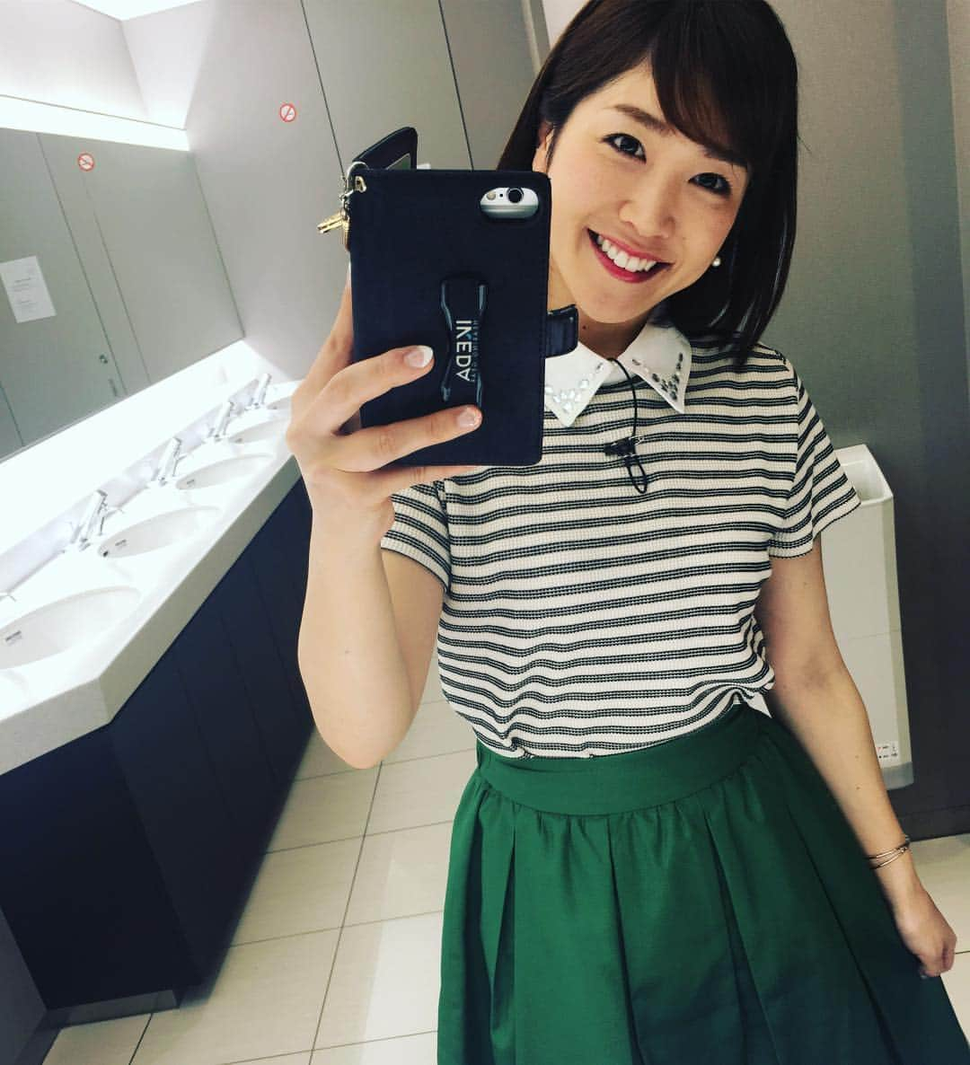 佐藤美樹さんのインスタグラム写真 - (佐藤美樹Instagram)「昨日の帰省が夢のよう・・今朝は日経モーニングプラスのなぜ解きのコーナーを担当。久しぶりのスタジオ出演でした。午後はハマナビロケしてます(*´꒳`*)#生放送 #bs #tvk #ロケ #雨のため #衣装 #早朝 #体力勝負 #午後も頑張る #テレビ #フリーアナウンサー #女子アナ #佐藤美樹」5月7日 14時22分 - satomiki0224