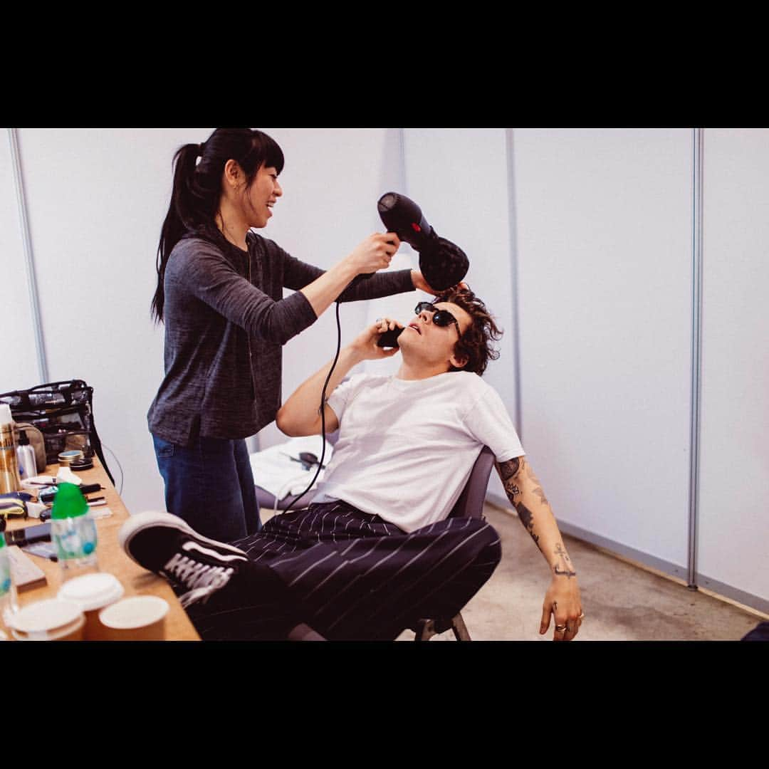 ハリー・スタイルズさんのインスタグラム写真 - (ハリー・スタイルズInstagram)「Hong Kong, Live On Tour.」5月7日 18時29分 - harrystyles