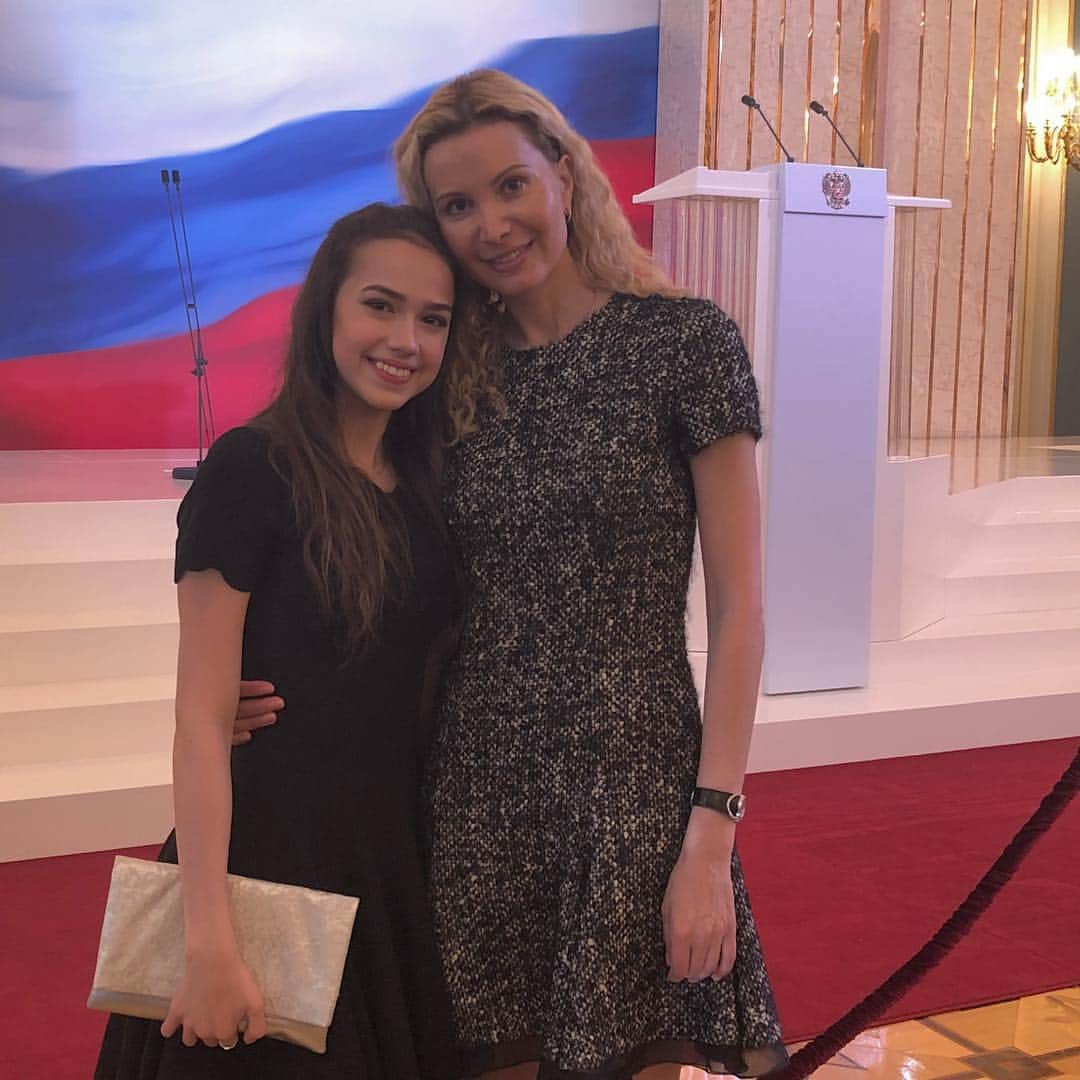 アリーナ・ザギトワさんのインスタグラム写真 - (アリーナ・ザギトワInstagram)「На инаугурации🇷🇺❤️#россия#инаугурация」5月7日 19時14分 - azagitova