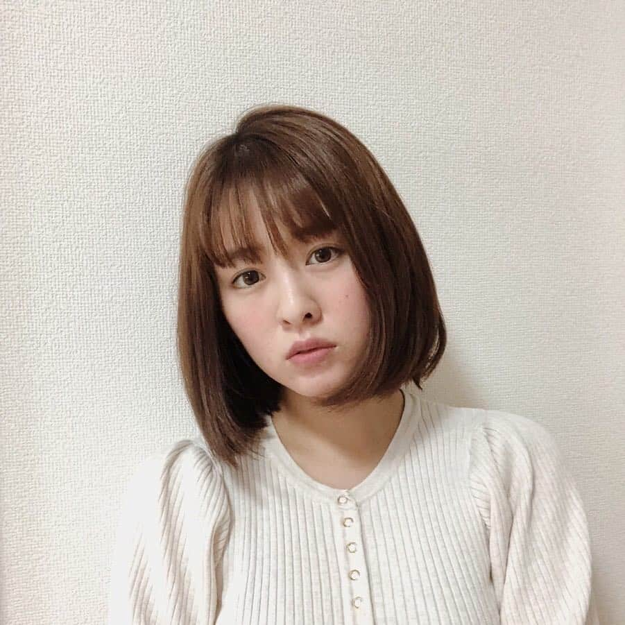 菅谷梨沙子さんのインスタグラム写真 - (菅谷梨沙子Instagram)「✂︎ / bob haircut 友人から小さい子供がいるうちは髪短い方が楽だし、なんせ髪乾かす時間が短縮されるよ！っとアドバイスを貰ったので、出産前にバッサリと切りました！ 2月に切ったきりなので、重めのボブになりました𖧷 来年からまた伸ばそうかなぁ〜。」5月7日 19時21分 - risako_sugaya