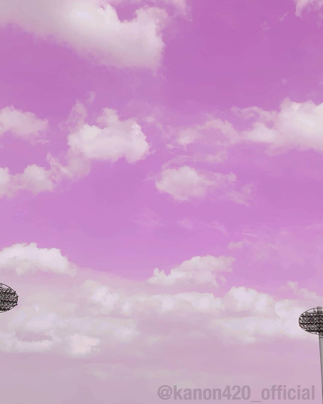 香音さんのインスタグラム写真 - (香音Instagram)「* ゴールデンウィークは、仙台に行きました☺︎ . . 空気が美味しいってこの事だなって。🌱 . ピンクの空はフィルターですよ。☺︎ . #gw #trip」5月7日 20時34分 - kanon420_official