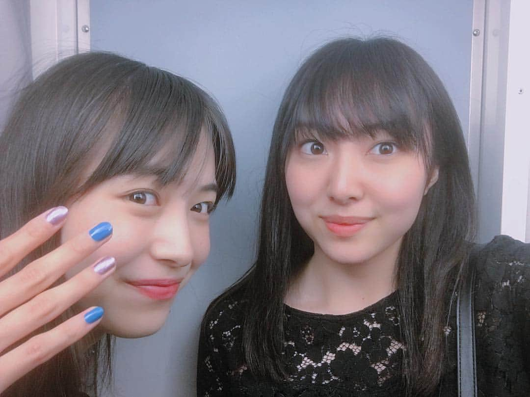 井桁弘恵さんのインスタグラム写真 - (井桁弘恵Instagram)「ㅤㅤㅤㅤㅤㅤㅤㅤㅤㅤㅤㅤㅤ この前ありさちゃんと、 火鍋を食べました、 本当に辛かった、、 けど、美味しかった🌼 ありさちゃんとは 毎回話が尽きません。 すごく気合うんです♡ ㅤㅤㅤㅤㅤㅤㅤㅤㅤㅤㅤㅤㅤ わたしの #前髪ボサボサ #そういう時もある  #大平有沙 ちゃん #井桁弘恵」5月7日 23時08分 - igetahiroe23