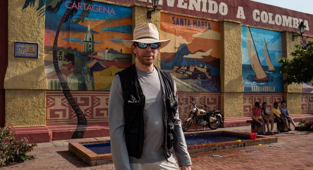 ジェリー・ブラッカイマーのインスタグラム：「Beautiful locations. Loving #Cartagena. @geminimanmovie #colombia #GeminiManMovie」