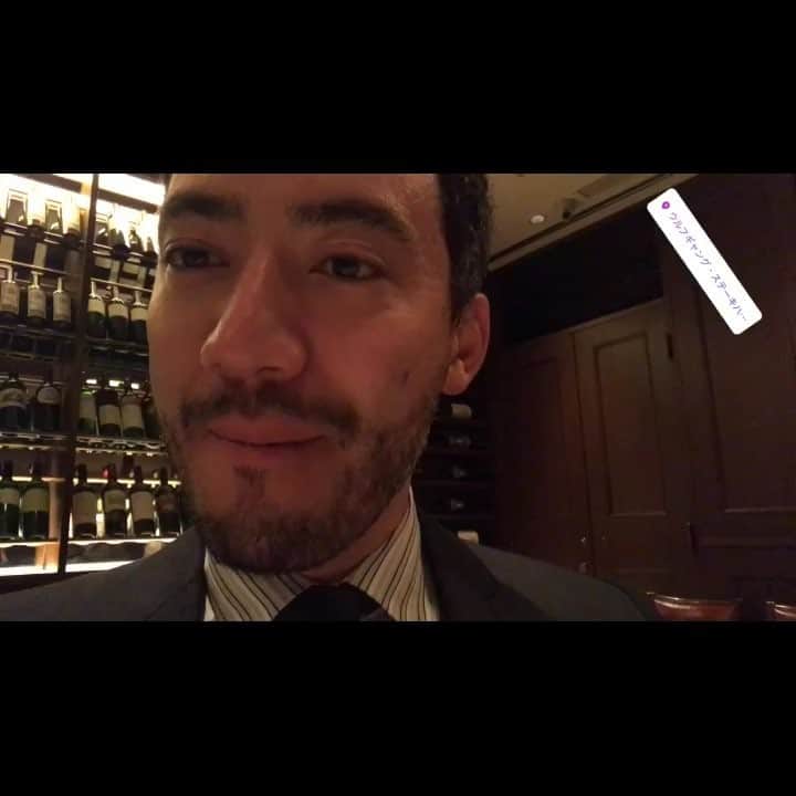 のインスタグラム：「Bella regazze! Caffeino’s time at Wolfgang’s SteakHouse ☕️🥩😂 ウルフギャングでエスプレッソの時間を楽しませていただきます🤪👍 Mo me pijo er caffeino de rito! Più lo manno giù e più me...ahahahahah z🤣 #ベリッシモ #料理研究家 #francescobellissimo #chef #tvchef #celebrity #celebritychef #vip #luxury #wolfgangssteakhouse #ウルフギャング #steak #newyorkstyle #vitamondana #tokyo #nightlife #coattoromano #instagood #caffeino #italian #italianstyle #personaggio #masterchefitalia #ヒゲ #イケメン #イタリア人」