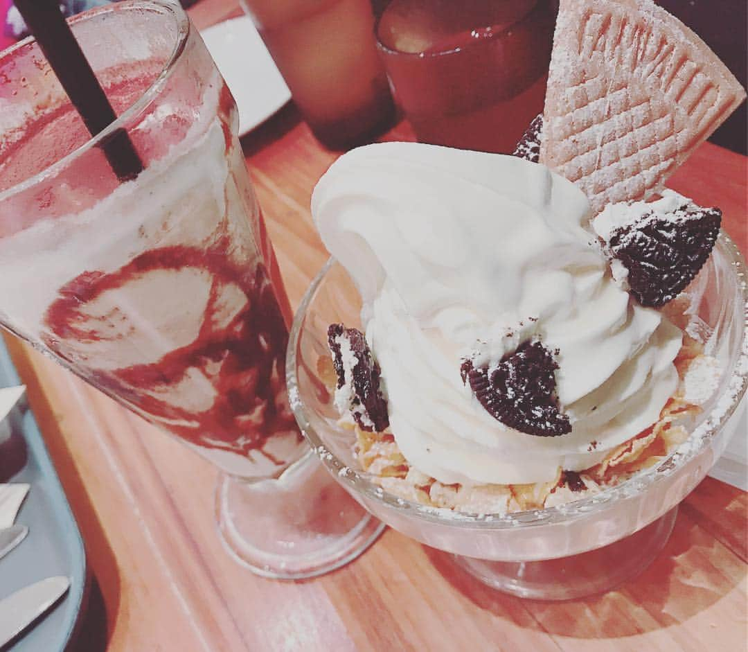 石田涼さんのインスタグラム写真 - (石田涼Instagram)「チョコバナナのドリンクと オレオメープルソフトクリーム  #カバガ #idol #cafe #drink #ice #softcream #like4like」5月8日 19時34分 - cgs_oryo