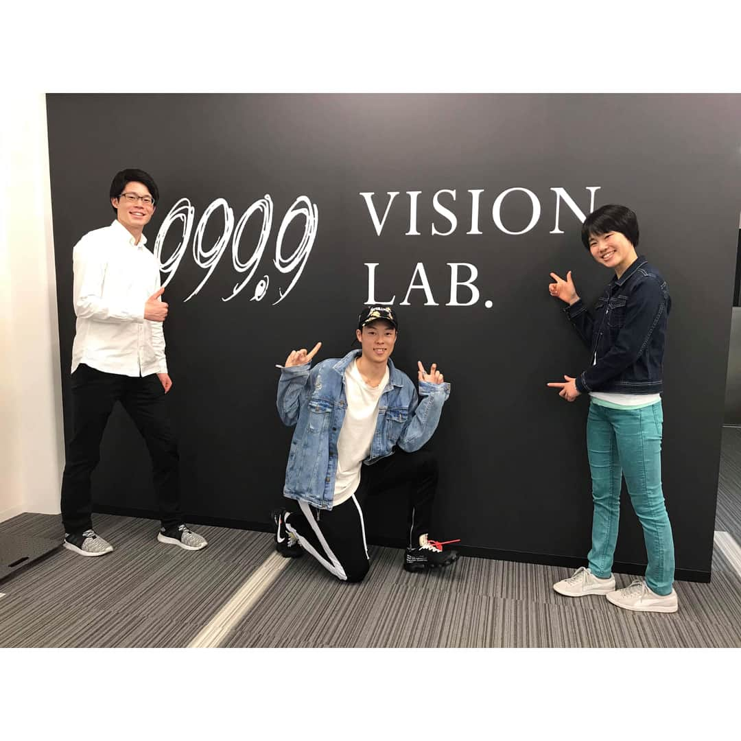 小林陵侑さんのインスタグラム写真 - (小林陵侑Instagram)「先日はは999.9 visionlab に行って目についてたくさん勉強しました  ありがとうございました！ new🕶もかっくぃーのでまた後で載せます😁  #フォーナインズ #小林陵侑 #ryoyukobayashi #visionlab #ビジョンラボ #スキージャンプ #土屋ホームスキー部 #9999」5月8日 19時34分 - ryo_koba